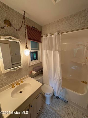 36 Hoffman Road, Milton, NY 12866