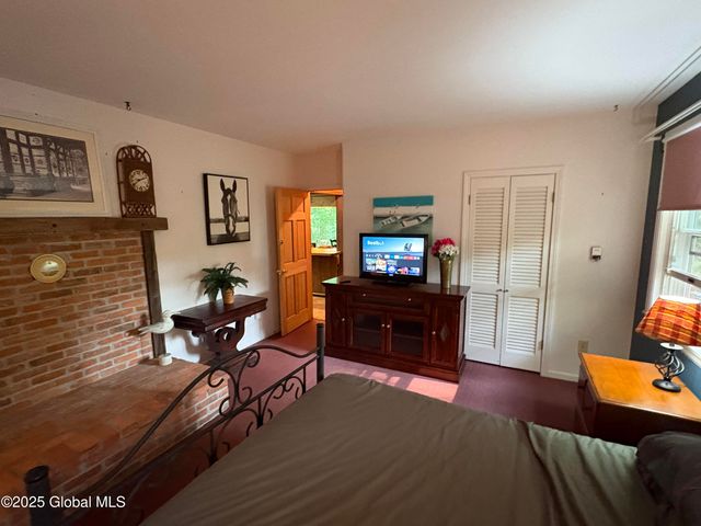 36 Hoffman Road, Milton, NY 12866