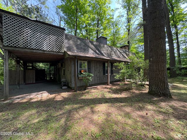 36 Hoffman Road, Milton, NY 12866