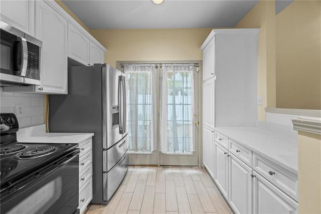 2331 Suwanee Pointe Drive, Lawrenceville, GA 30043