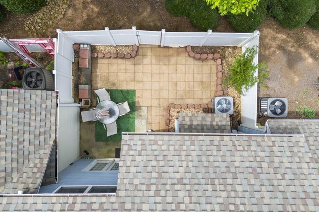 2331 Suwanee Pointe Drive, Lawrenceville, GA 30043