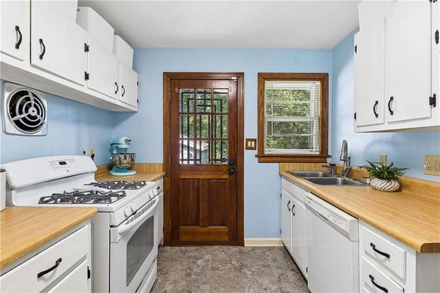 755 Iris Terrace, Decatur, GA 30033
