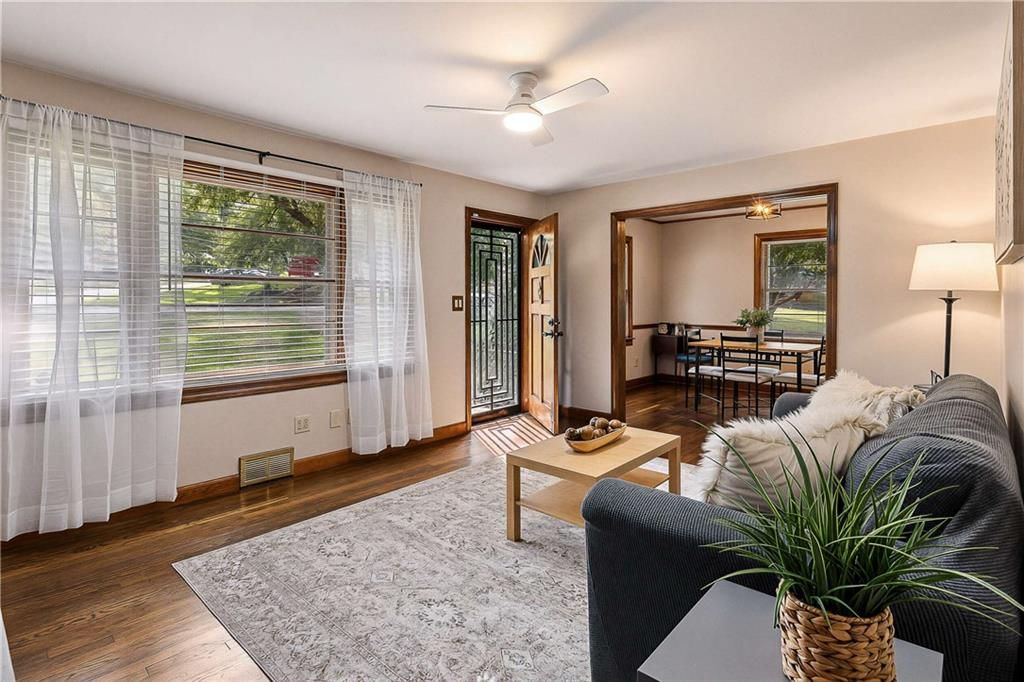 Image 5 of property listing at 755 Iris Terrace, Decatur, GA 30033