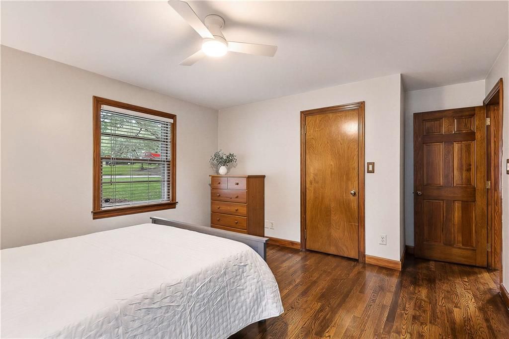 Image 9 of property listing at 755 Iris Terrace, Decatur, GA 30033