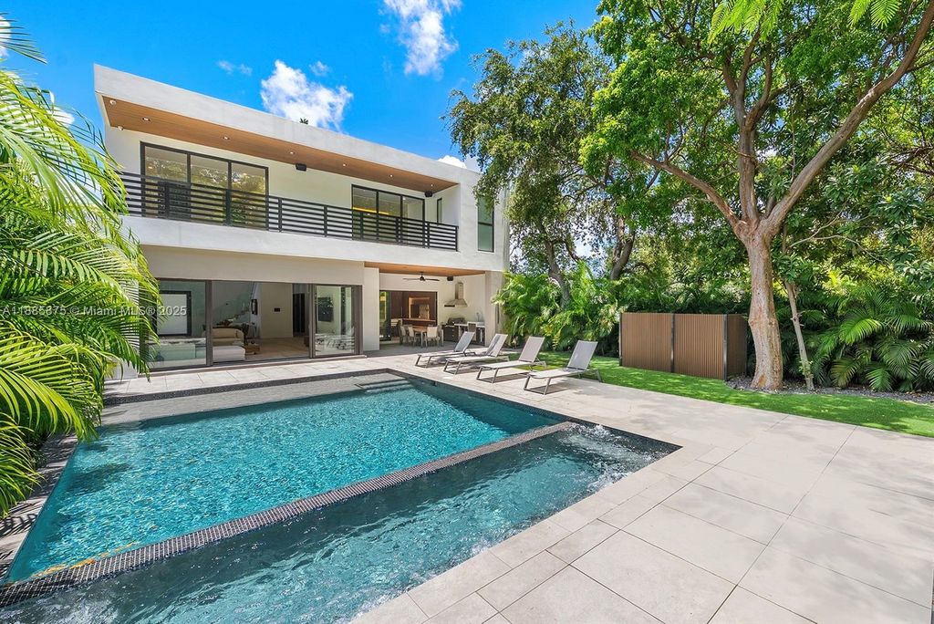260 NW 47th St, Miami, FL 33127
