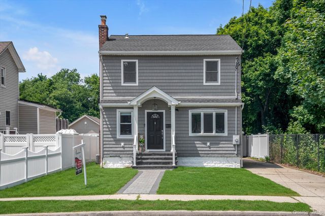 498 Farmers Avenue, Bellmore, NY 11710