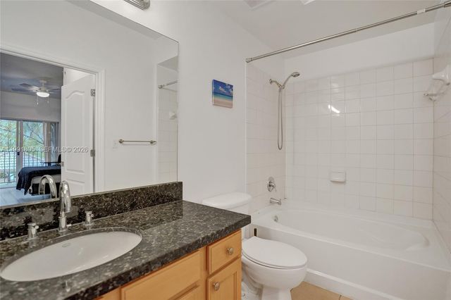 6001 SW 70th St 252, South Miami, FL 33143