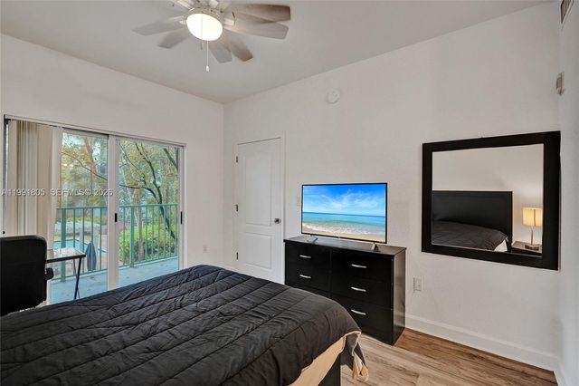 6001 SW 70th St 252, South Miami, FL 33143