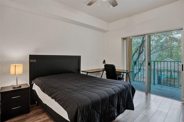 6001 SW 70th St 252, South Miami, FL 33143