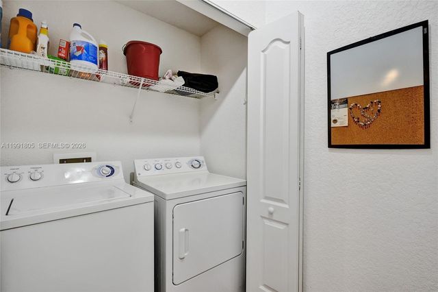 6001 SW 70th St 252, South Miami, FL 33143