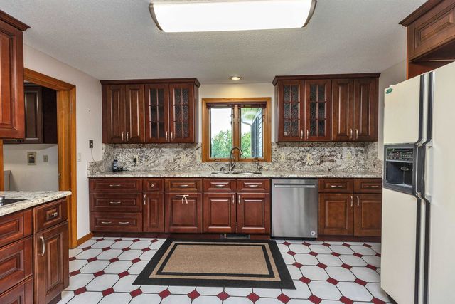 8 Longview Drive, Bow, NH 03304