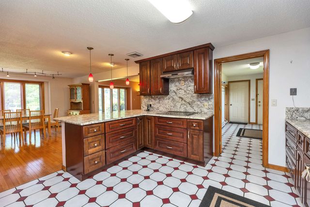 8 Longview Drive, Bow, NH 03304
