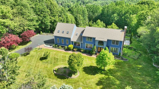 8 Longview Drive, Bow, NH 03304