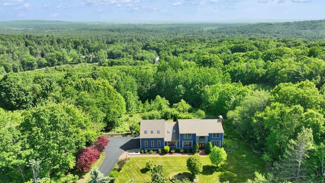 8 Longview Drive, Bow, NH 03304
