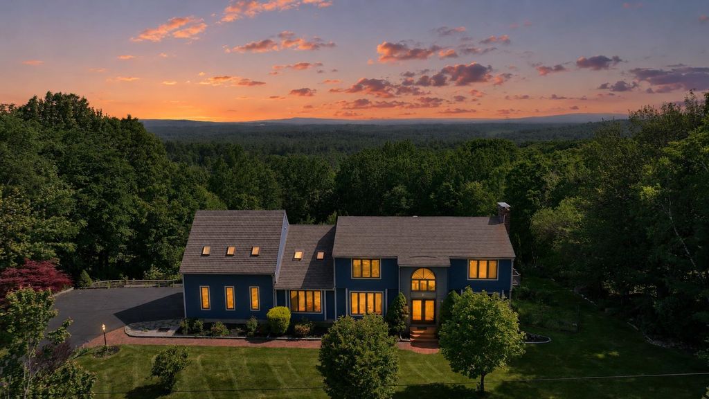 8 Longview Drive, Bow, NH 03304