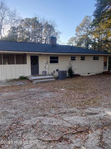 425 W New Jersey Avenue, Southern Pines, NC 28387
