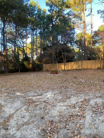 425 W New Jersey Avenue, Southern Pines, NC 28387