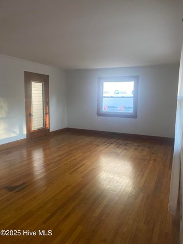 425 W New Jersey Avenue, Southern Pines, NC 28387