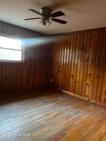 425 W New Jersey Avenue, Southern Pines, NC 28387