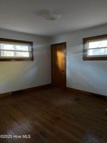 425 W New Jersey Avenue, Southern Pines, NC 28387