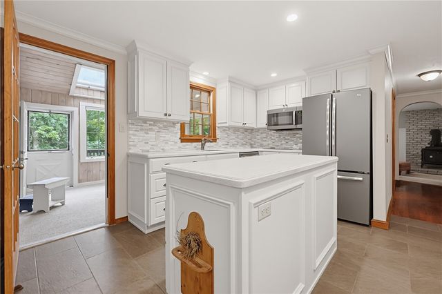 245 Albee Road, Uxbridge, MA 01569
