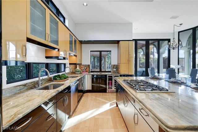 1450 Gulfstar DR S, Naples, FL 34112