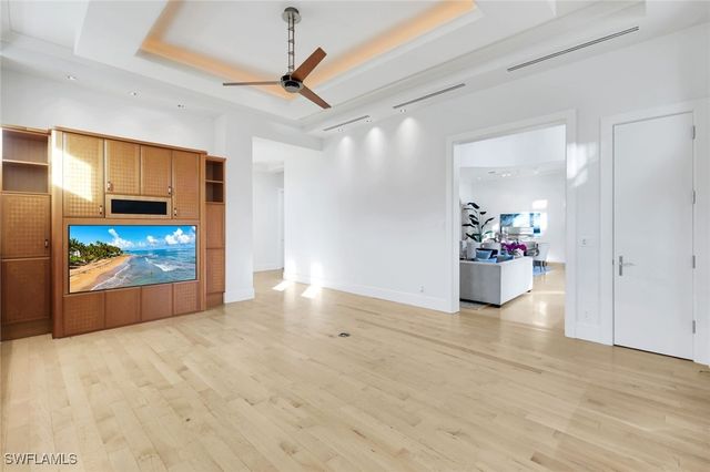 1450 Gulfstar DR S, Naples, FL 34112