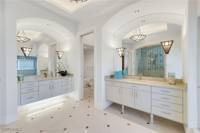 1450 Gulfstar DR S, Naples, FL 34112