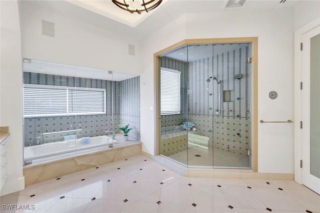 1450 Gulfstar DR S, Naples, FL 34112