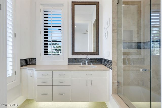 1450 Gulfstar DR S, Naples, FL 34112