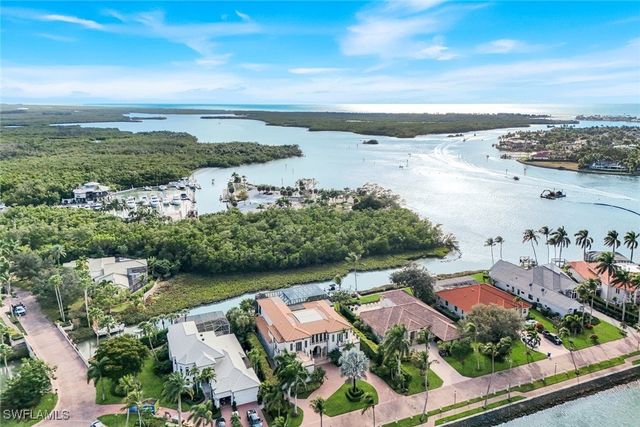 1450 Gulfstar DR S, Naples, FL 34112