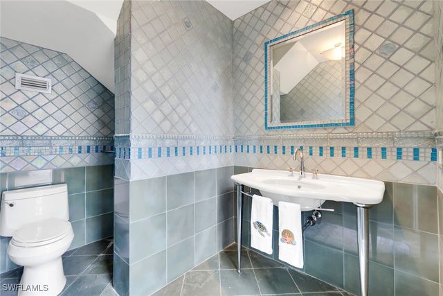 1450 Gulfstar DR S, Naples, FL 34112