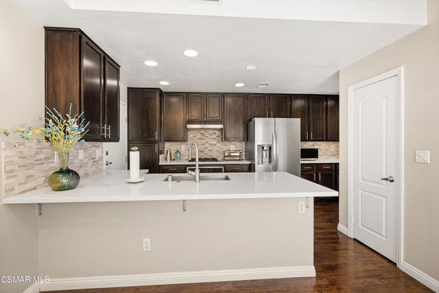510 Sonata Way B, Simi Valley, CA 93065