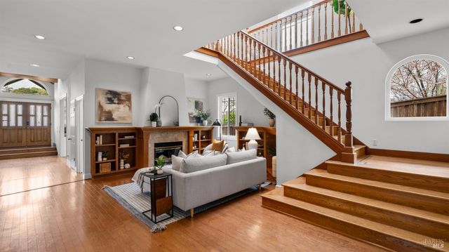 723 Alice St, Novato, CA 94945