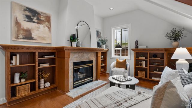 723 Alice St, Novato, CA 94945