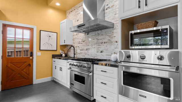 723 Alice St, Novato, CA 94945