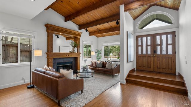 723 Alice St, Novato, CA 94945