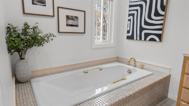 723 Alice St, Novato, CA 94945