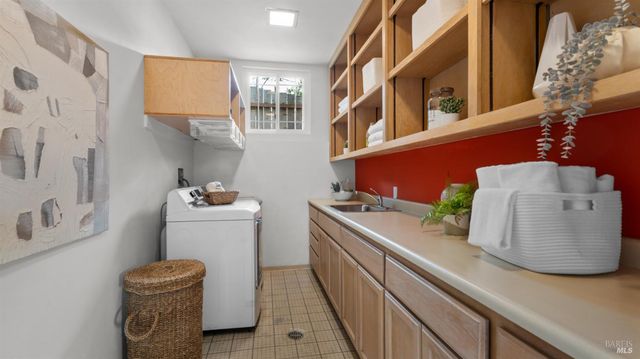 723 Alice St, Novato, CA 94945