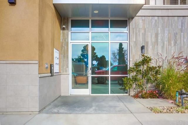 725 Grand Avenue, Carlsbad, CA 92008