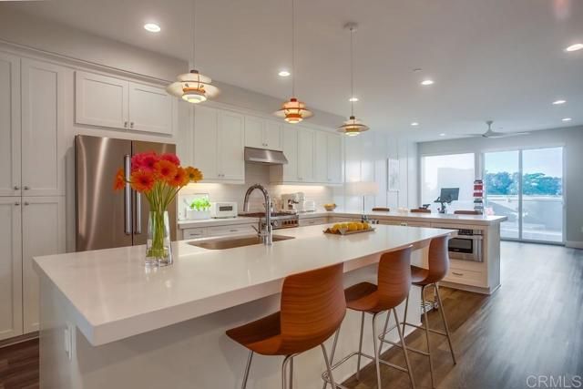 725 Grand Avenue, Carlsbad, CA 92008