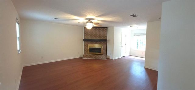 190 Barrington Drive Drive E, Roswell, GA 30076