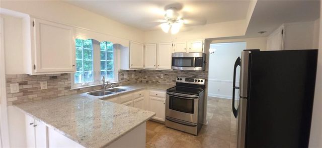 190 Barrington Drive Drive E, Roswell, GA 30076