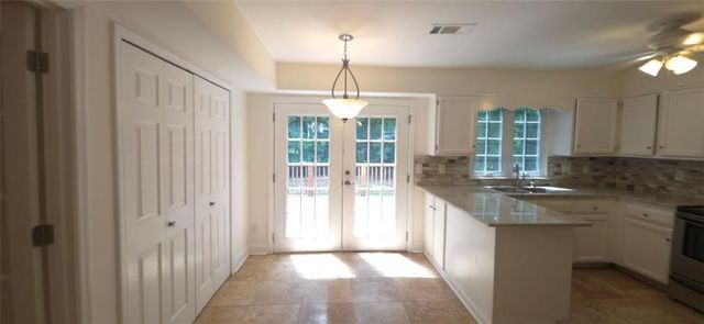 190 Barrington Drive Drive E, Roswell, GA 30076