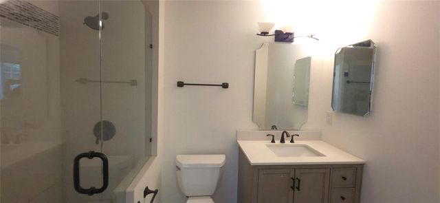 190 Barrington Drive Drive E, Roswell, GA 30076
