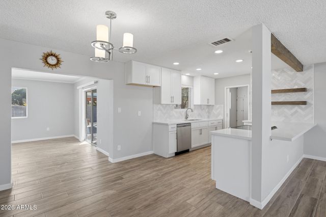 9603 W PURDUE Avenue, Peoria, AZ 85345