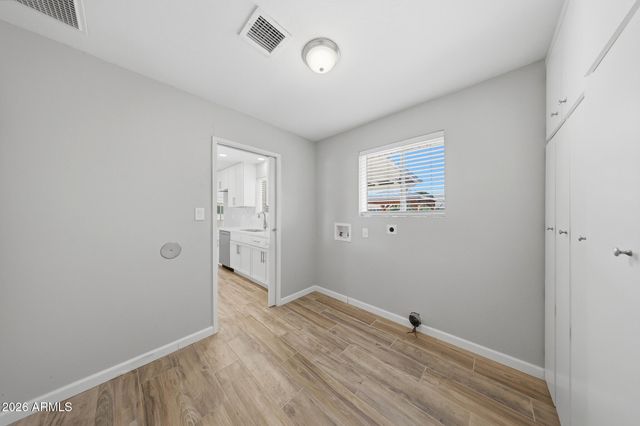 9603 W PURDUE Avenue, Peoria, AZ 85345