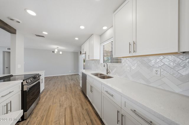 9603 W PURDUE Avenue, Peoria, AZ 85345