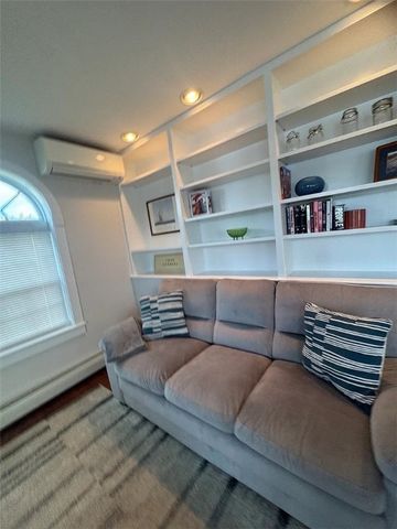 67 Lawrence Court, Tiverton, RI 02878