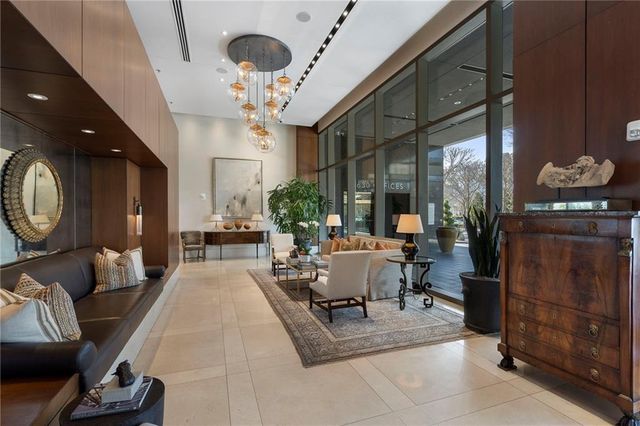 3630 Peachtree Road NE 2204, Atlanta, GA 30326